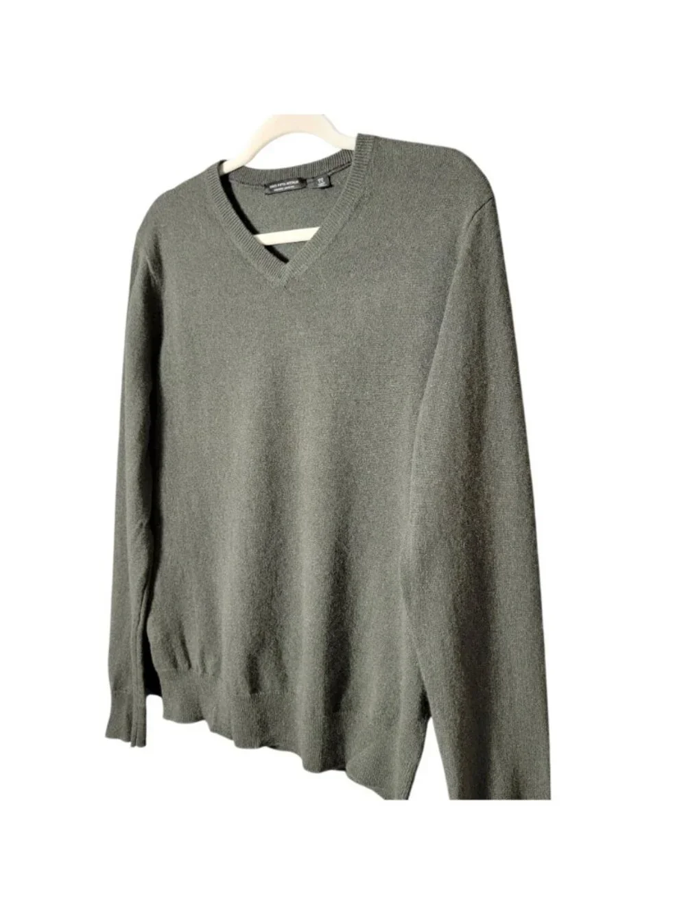 Saks Fifth Avenue Mens 100% Cashmere Luxury Pullover V-Neck Sweater Large